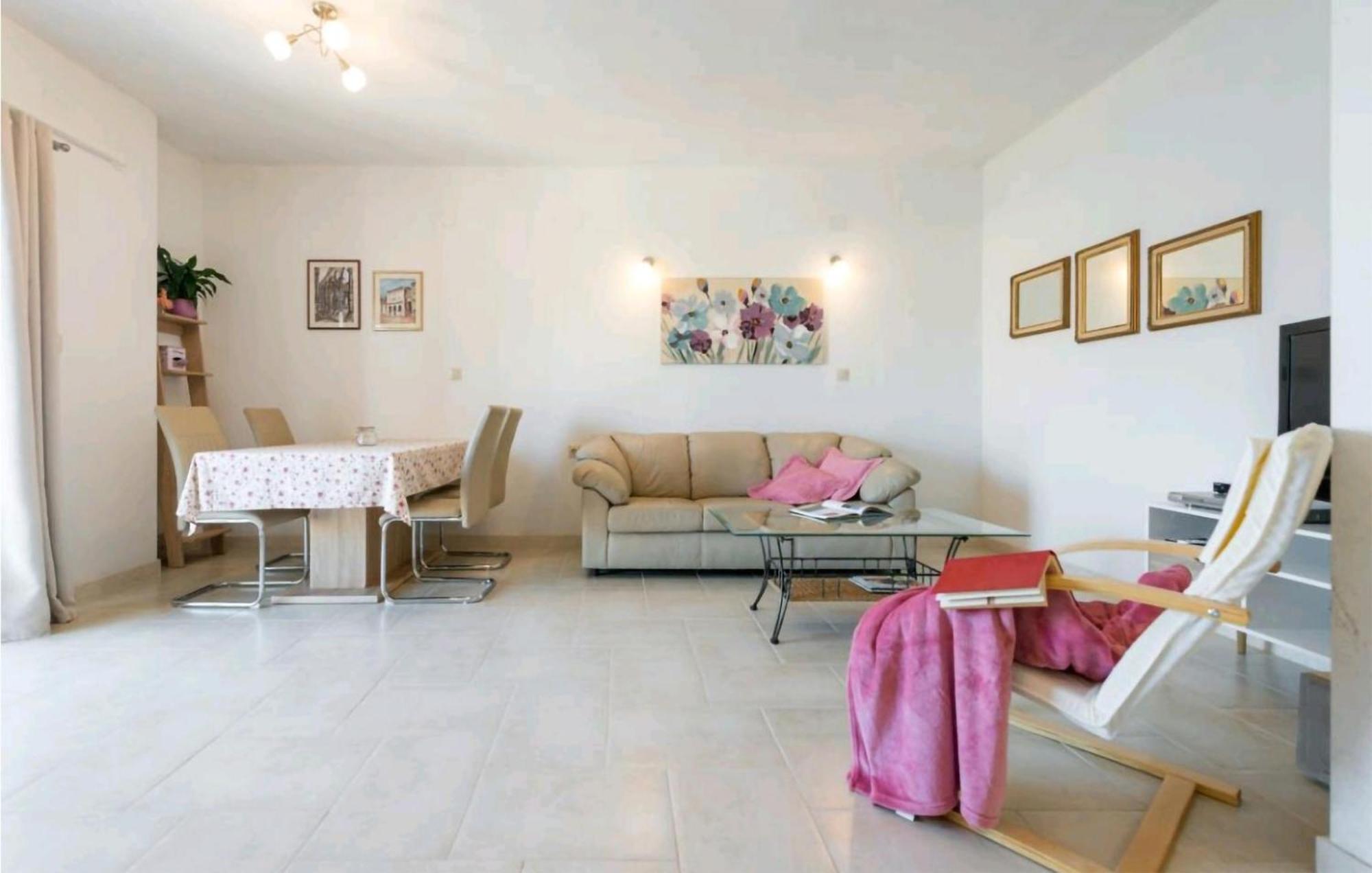 Amazing Apartment In Selca With Wifi Exteriör bild