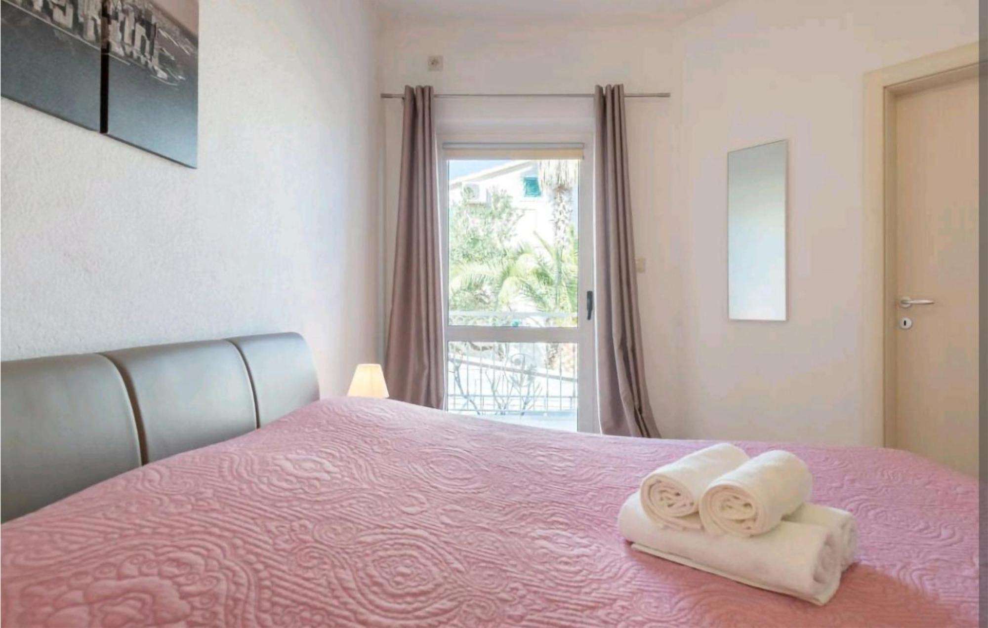 Amazing Apartment In Selca With Wifi Exteriör bild
