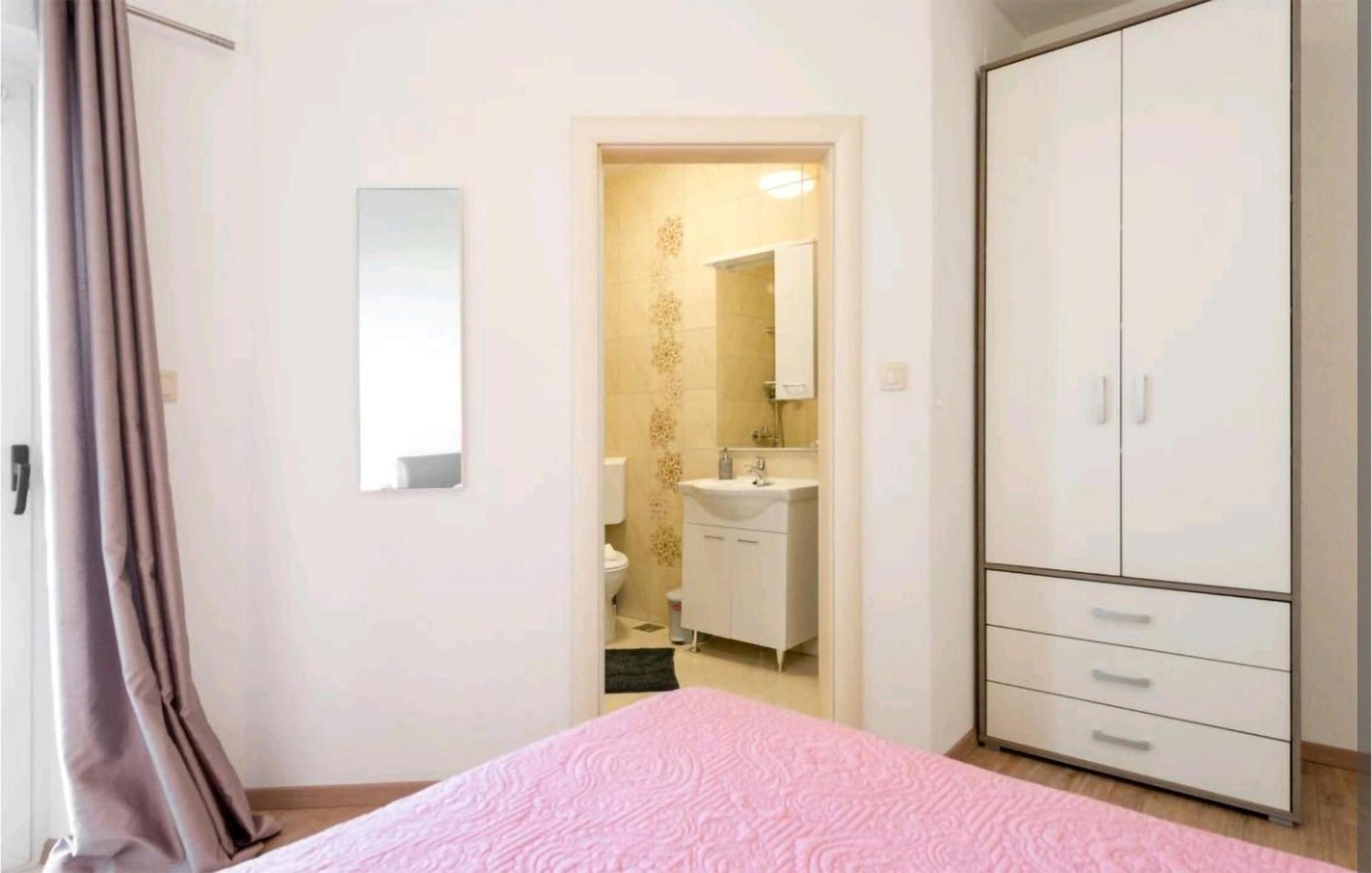 Amazing Apartment In Selca With Wifi Exteriör bild
