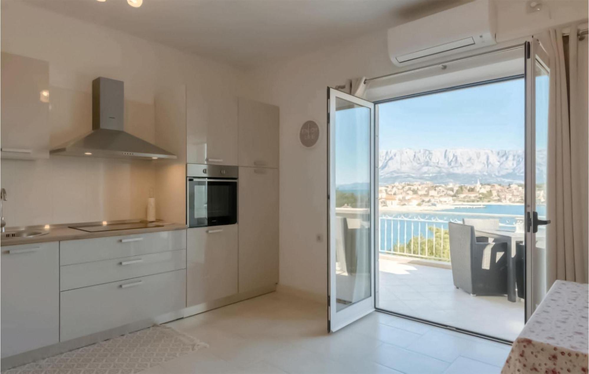 Amazing Apartment In Selca With Wifi Exteriör bild
