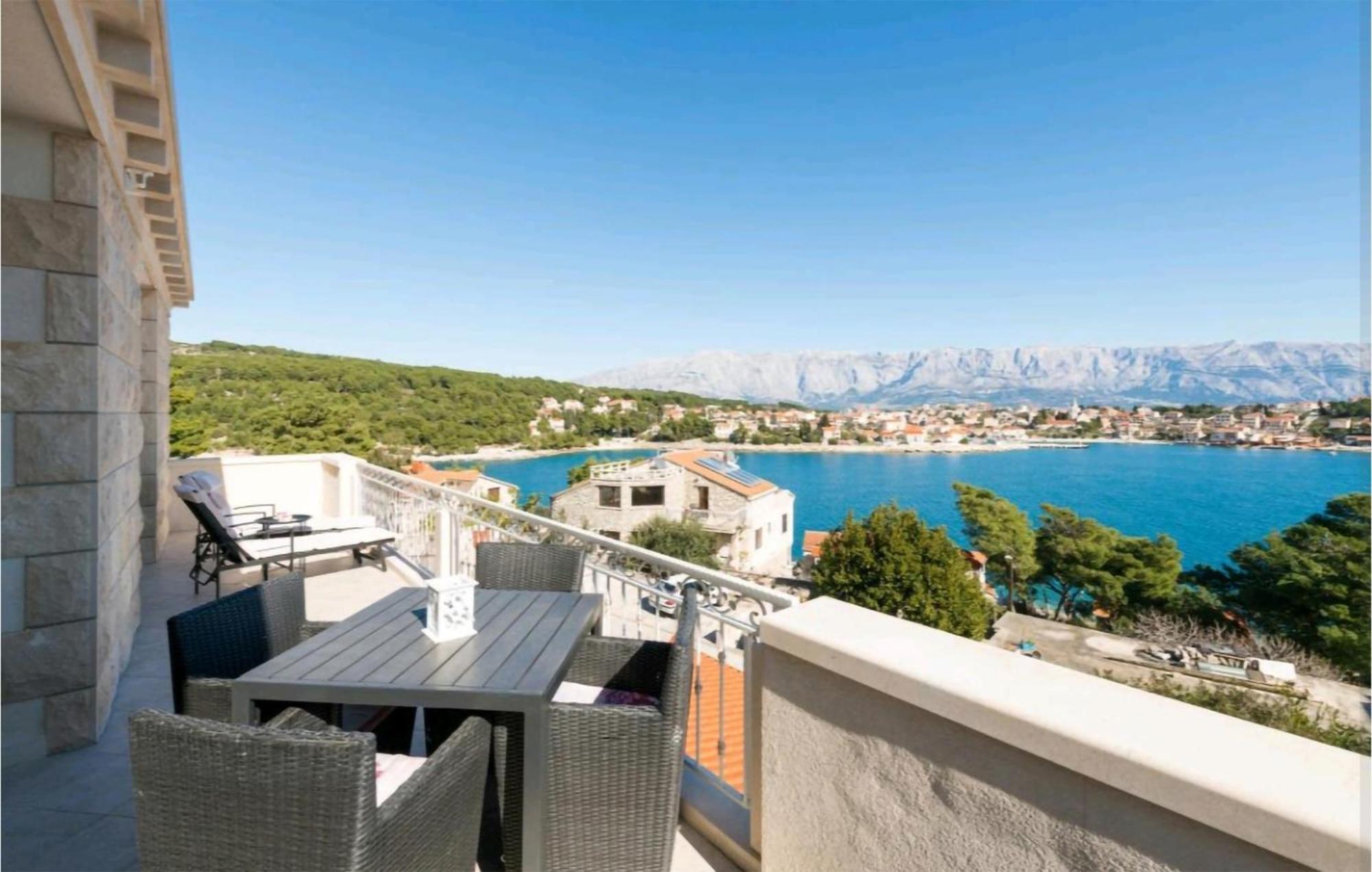 Amazing Apartment In Selca With Wifi Exteriör bild