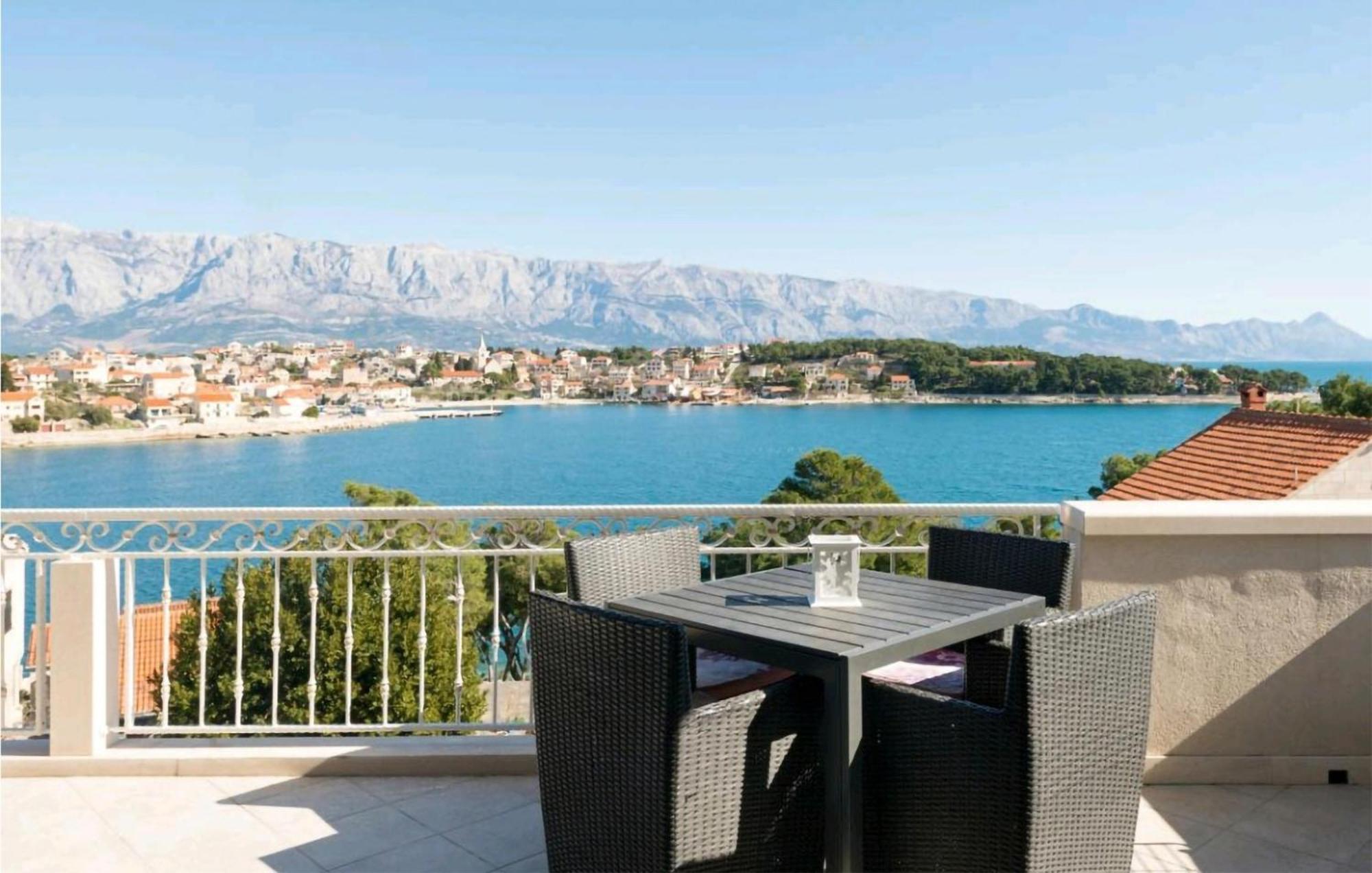 Amazing Apartment In Selca With Wifi Exteriör bild